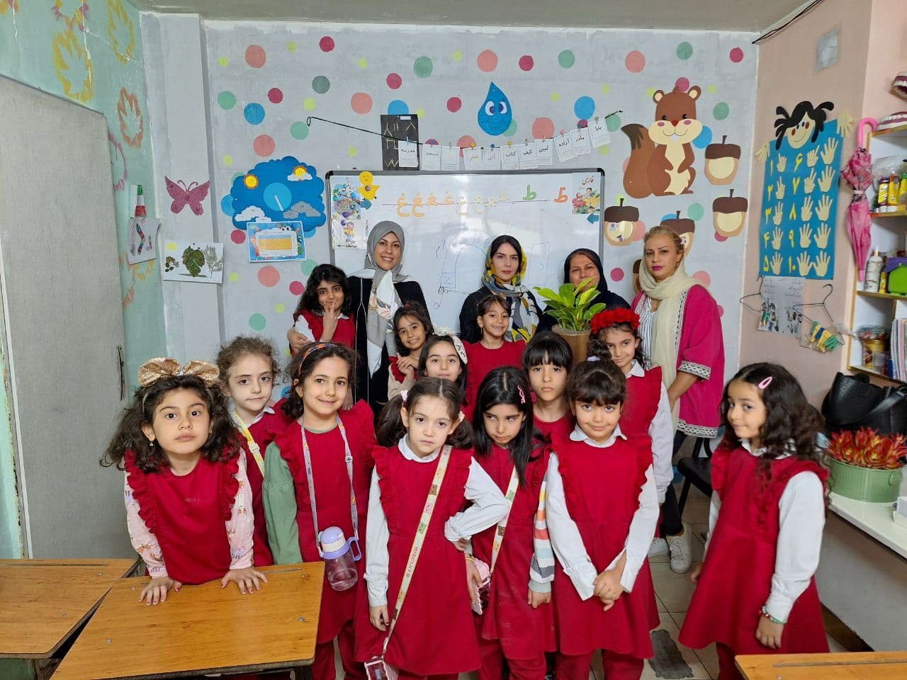 پیش دبستان و دبستان مدادرنگی